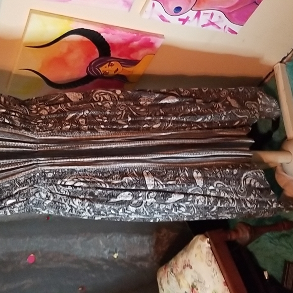 Black and White Patterned Dress - Picture 2 of 8